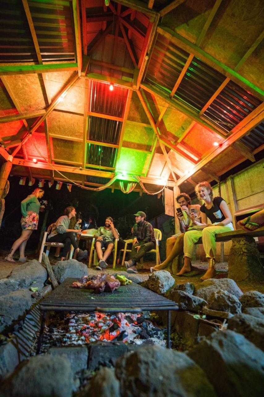 Rio Libre Pucon Party Hostel ภายนอก รูปภาพ