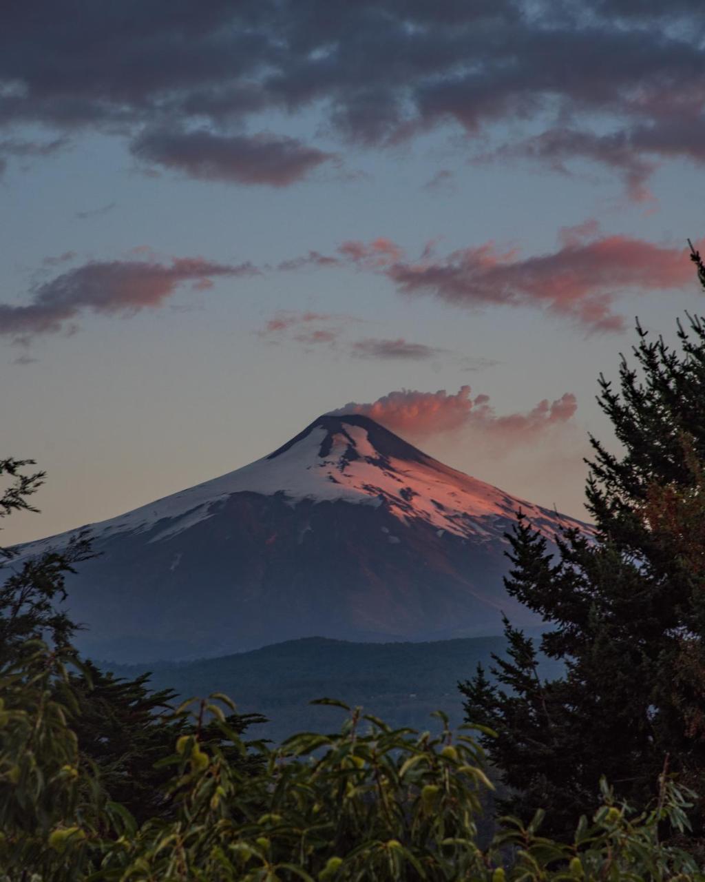 Rio Libre Pucon Party Hostel ภายนอก รูปภาพ