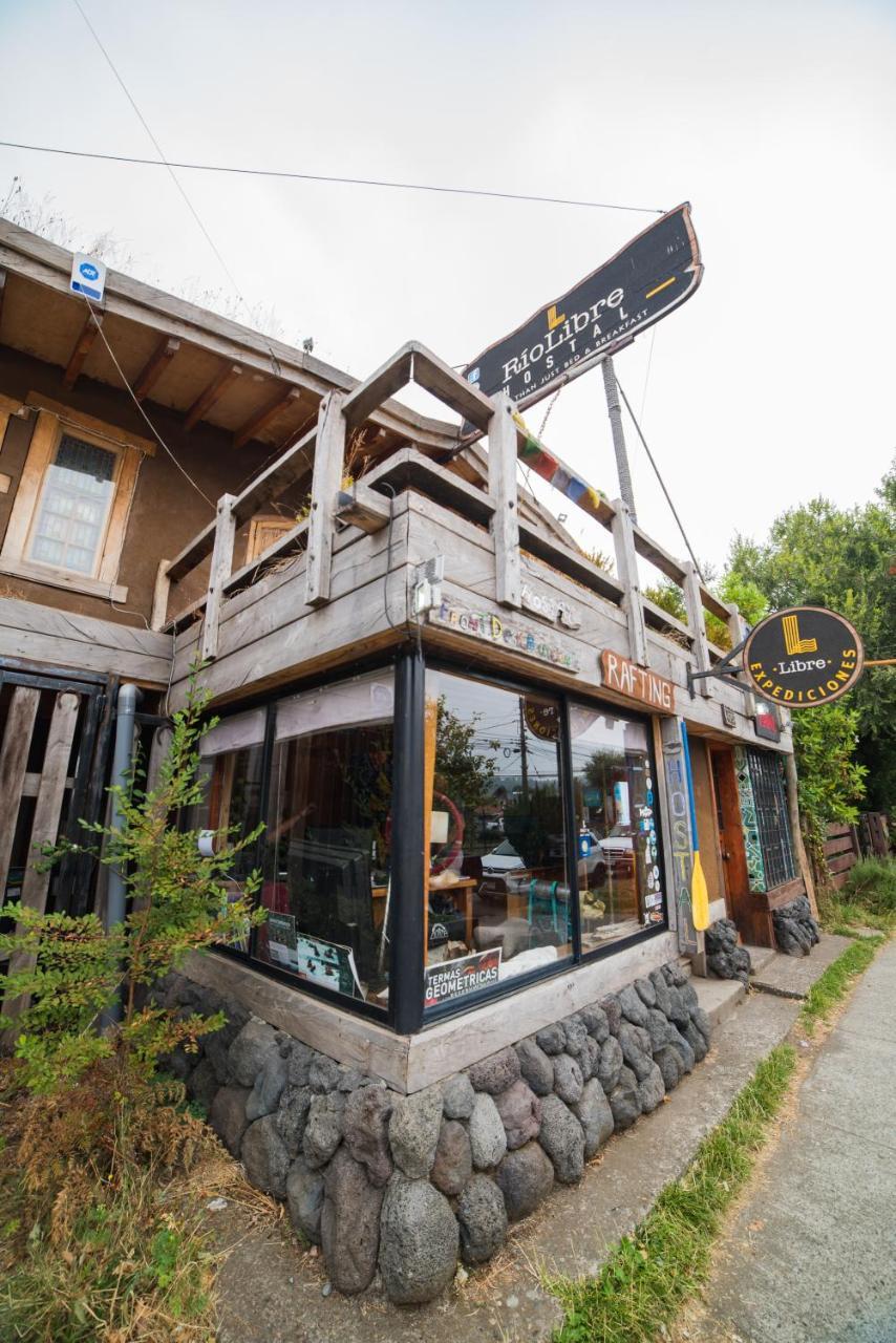 Rio Libre Pucon Party Hostel ภายนอก รูปภาพ